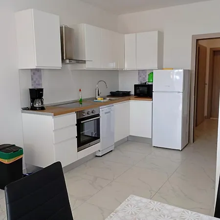 Immaculate 2-bed In Okrug Gornji Apartman Trogir
