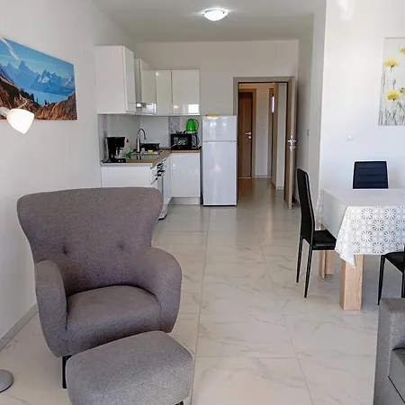 Immaculate 2-bed In Okrug Gornji Trogir