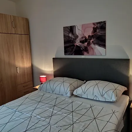 Immaculate 2-bed In Okrug Gornji Apartman Trogir