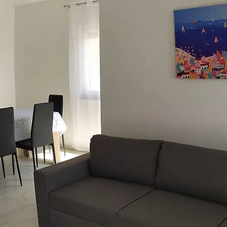 Immaculate 2-bed In Okrug Gornji * Trogir