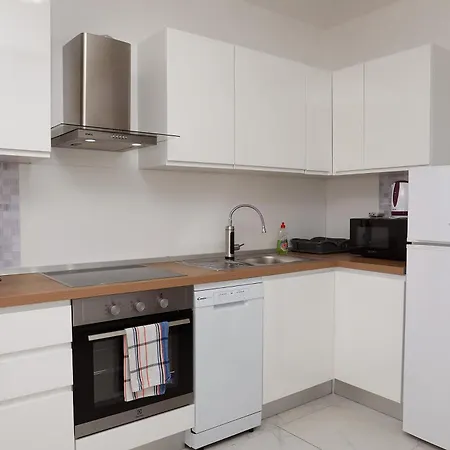 Appartement Immaculate 2-bed In Okrug Gornji