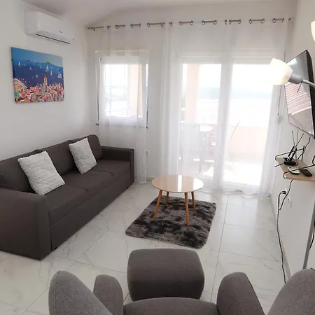 Appartement Immaculate 2-bed In Okrug Gornji