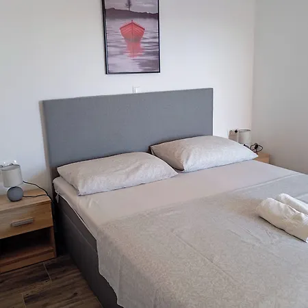 Appartement Immaculate 2-bed In Okrug Gornji Trogir