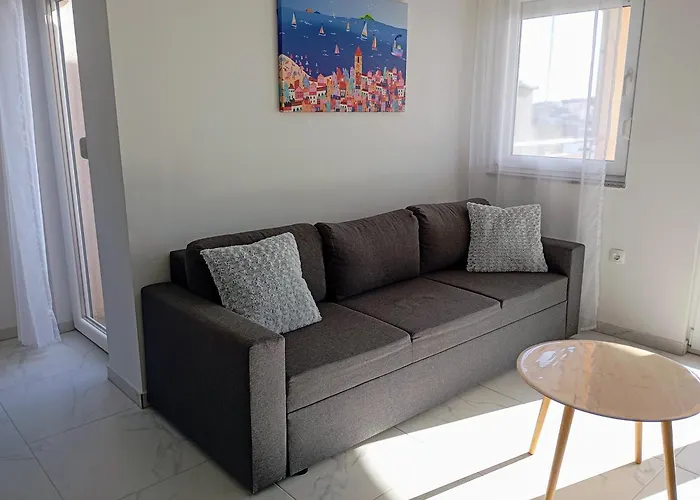 Apartment Immaculate 2-bed In Okrug Gornji Trogir